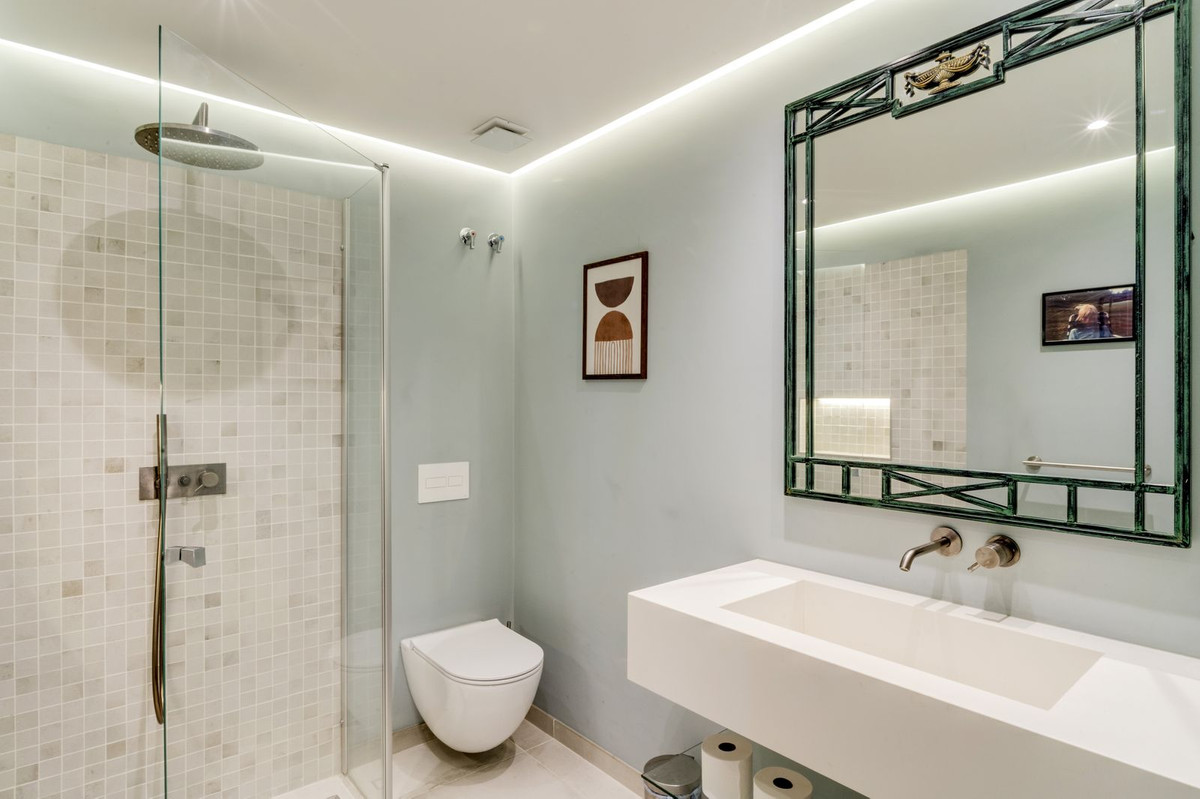4 Bed Apartment for sale in Nueva Andalucía Costa Del Sol, Málaga, Spain