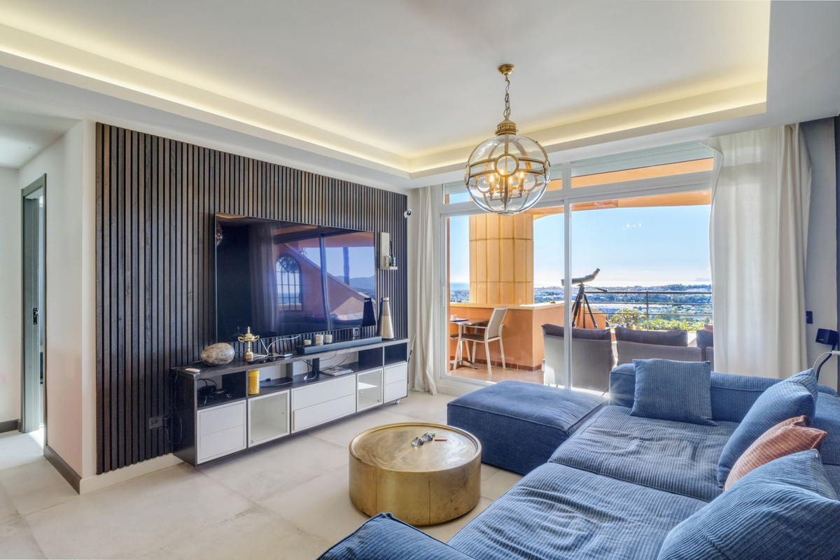 4 Bed Apartment for sale in Nueva Andalucía Costa Del Sol, Málaga, Spain