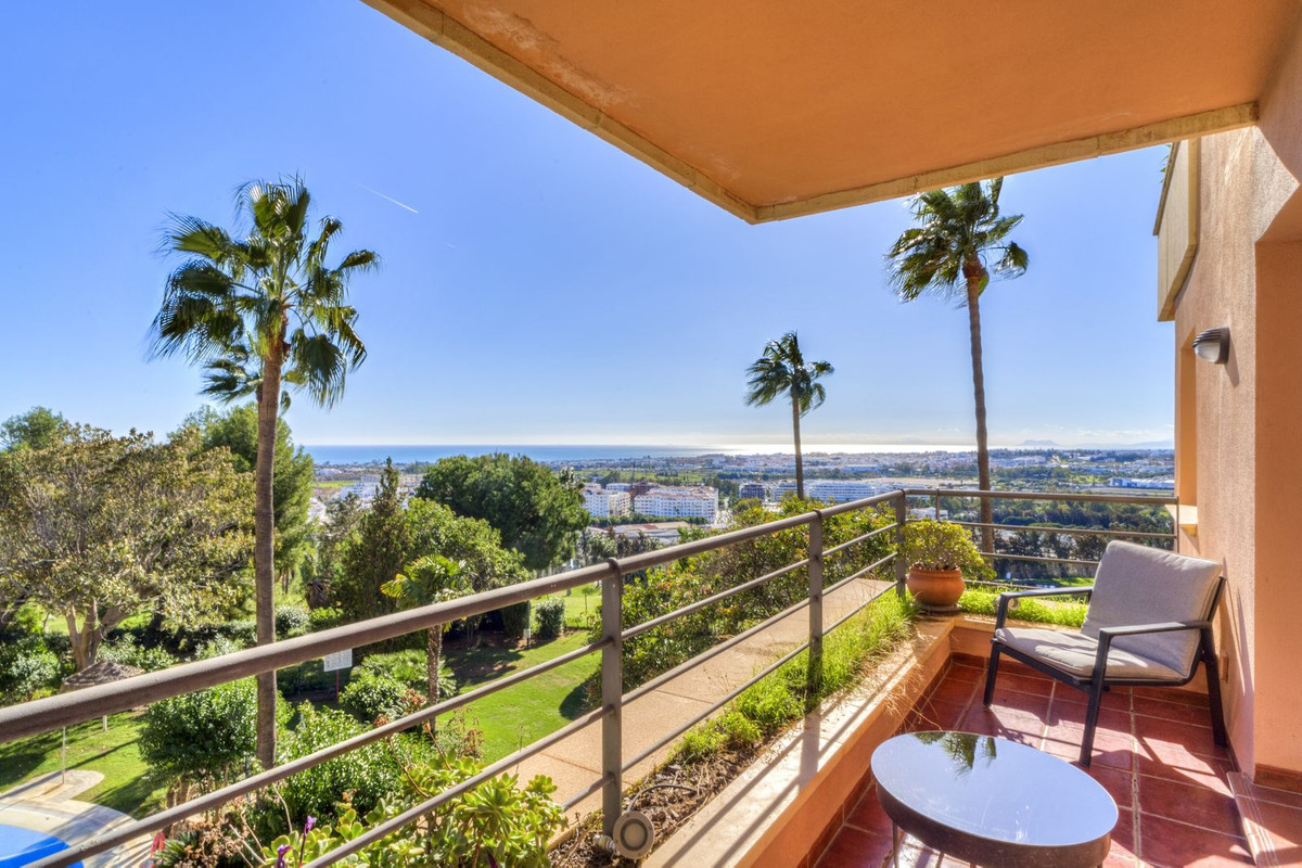 4 Bed Apartment for sale in Nueva Andalucía Costa Del Sol, Málaga, Spain