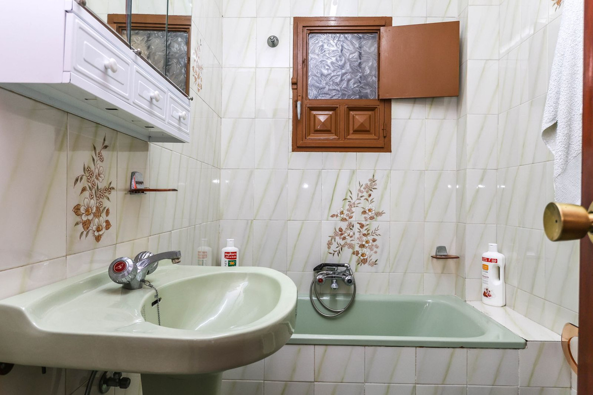 2 Bed Townhouse for sale in Guaro Costa Del Sol, Málaga, Spain