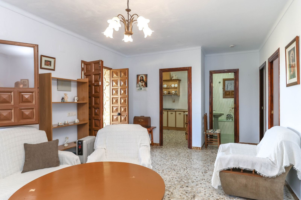 2 Bed Townhouse for sale in Guaro Costa Del Sol, Málaga, Spain
