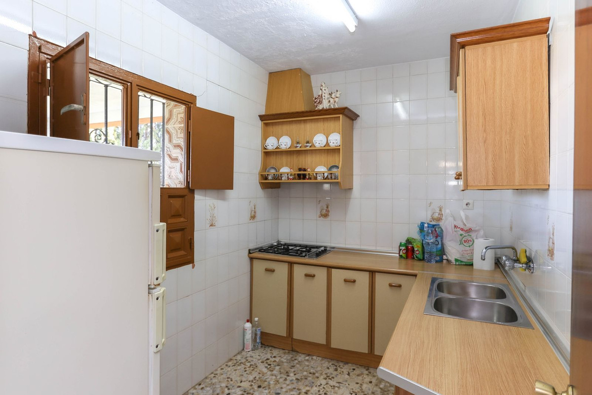 2 Bed Townhouse for sale in Guaro Costa Del Sol, Málaga, Spain