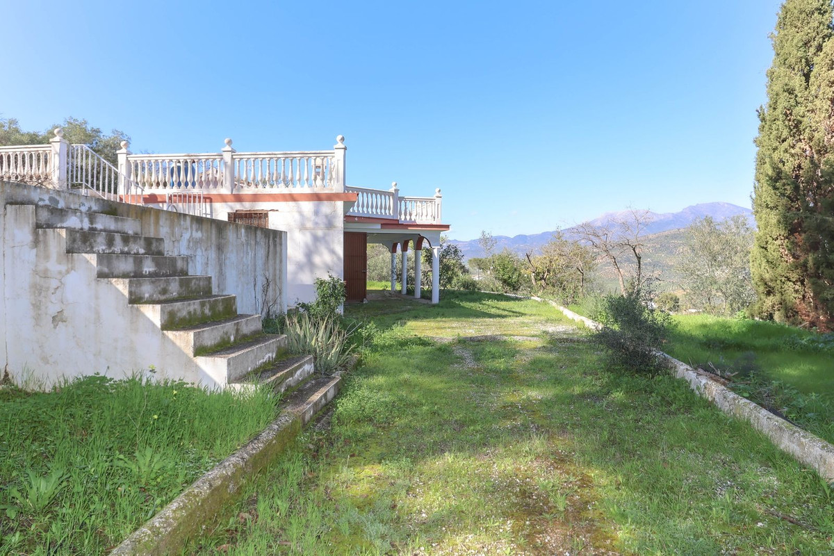 2 Bed Townhouse for sale in Guaro Costa Del Sol, Málaga, Spain