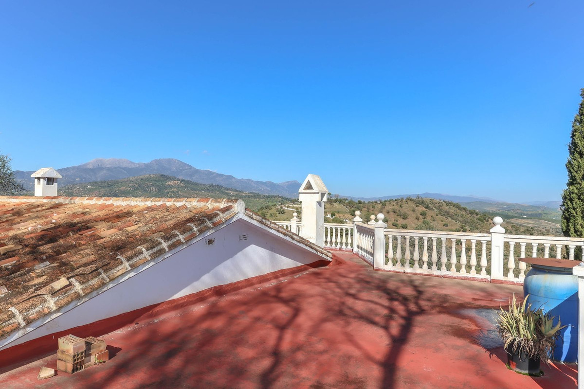2 Bed Townhouse for sale in Guaro Costa Del Sol, Málaga, Spain