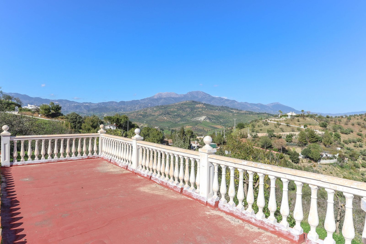 2 Bed Townhouse for sale in Guaro Costa Del Sol, Málaga, Spain