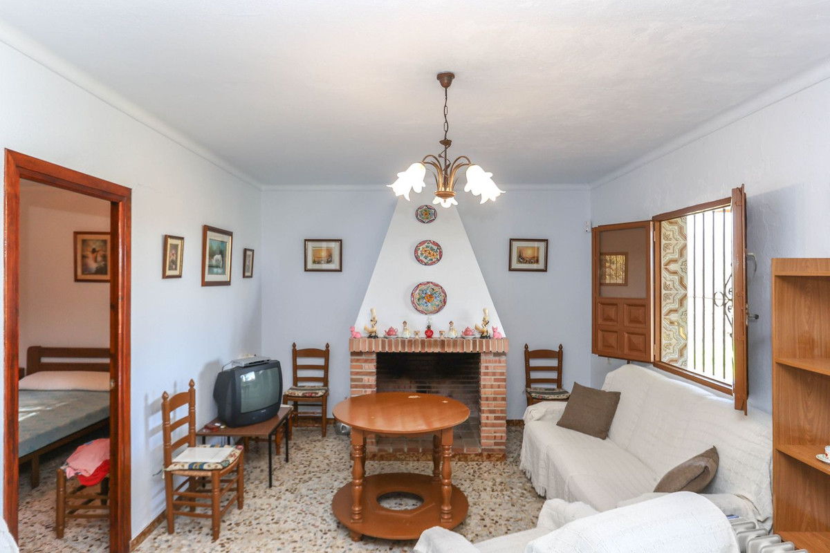 2 Bed Townhouse for sale in Guaro Costa Del Sol, Málaga, Spain