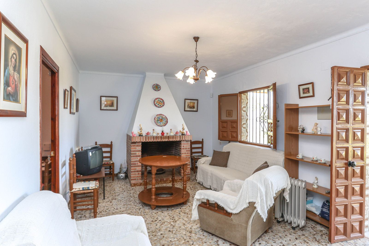 2 Bed Townhouse for sale in Guaro Costa Del Sol, Málaga, Spain