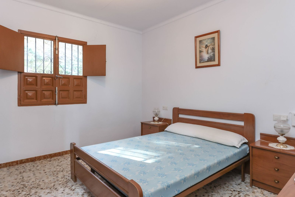 2 Bed Townhouse for sale in Guaro Costa Del Sol, Málaga, Spain