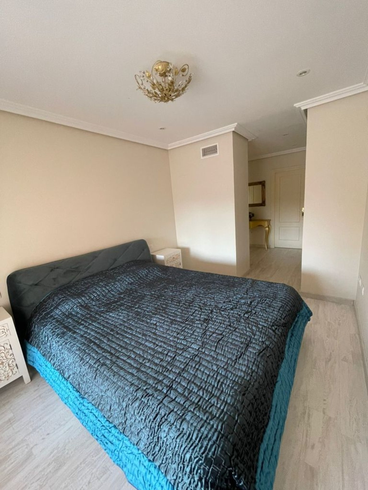 2 Bed Apartment for sale in Benahavís Costa Del Sol, Málaga, Spain