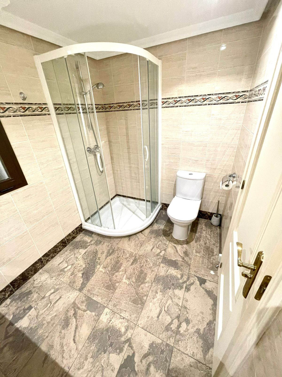 2 Bed Apartment for sale in Benahavís Costa Del Sol, Málaga, Spain
