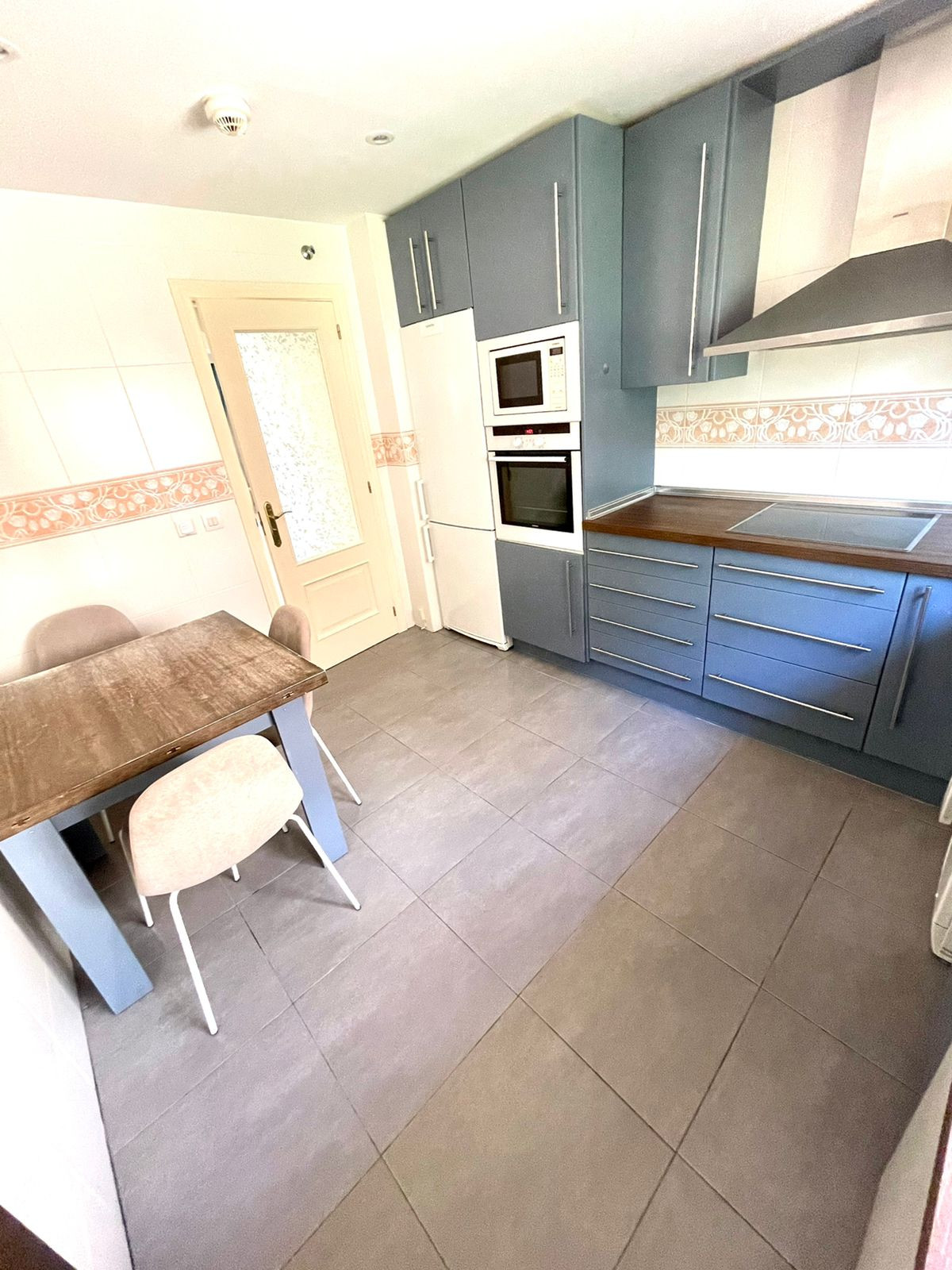 2 Bed Apartment for sale in Benahavís Costa Del Sol, Málaga, Spain