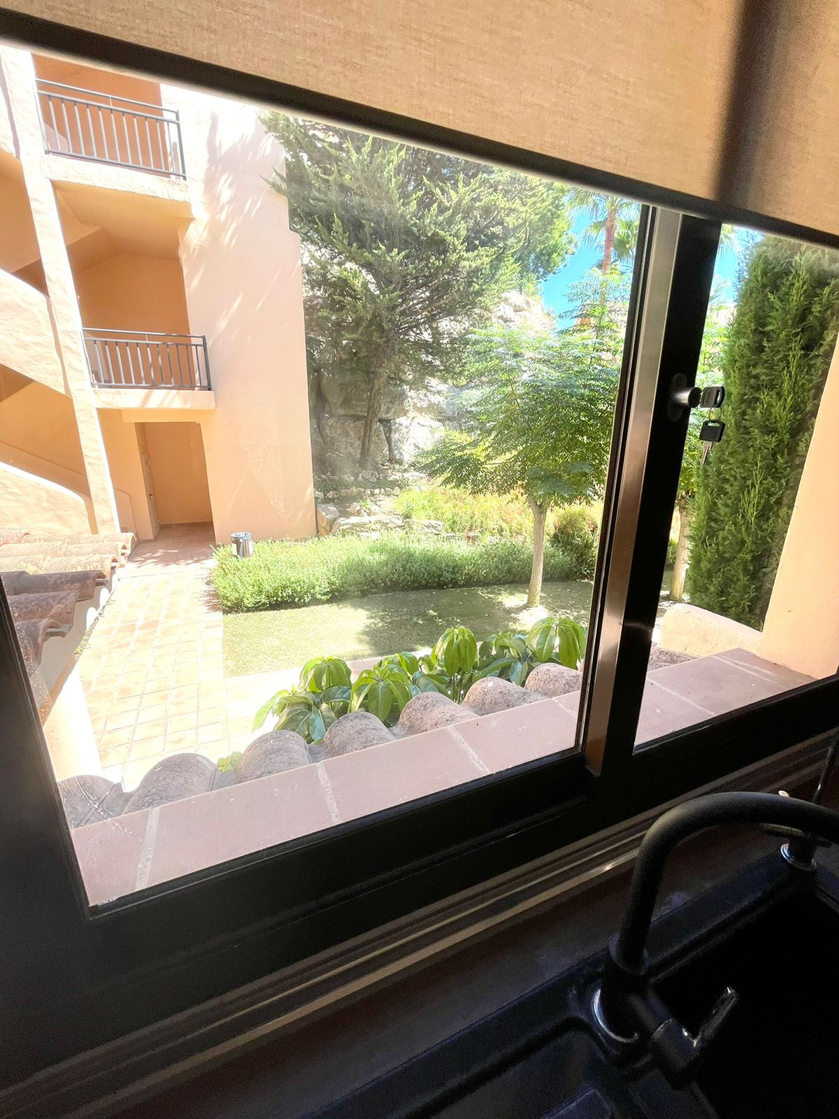 2 Bed Apartment for sale in Benahavís Costa Del Sol, Málaga, Spain