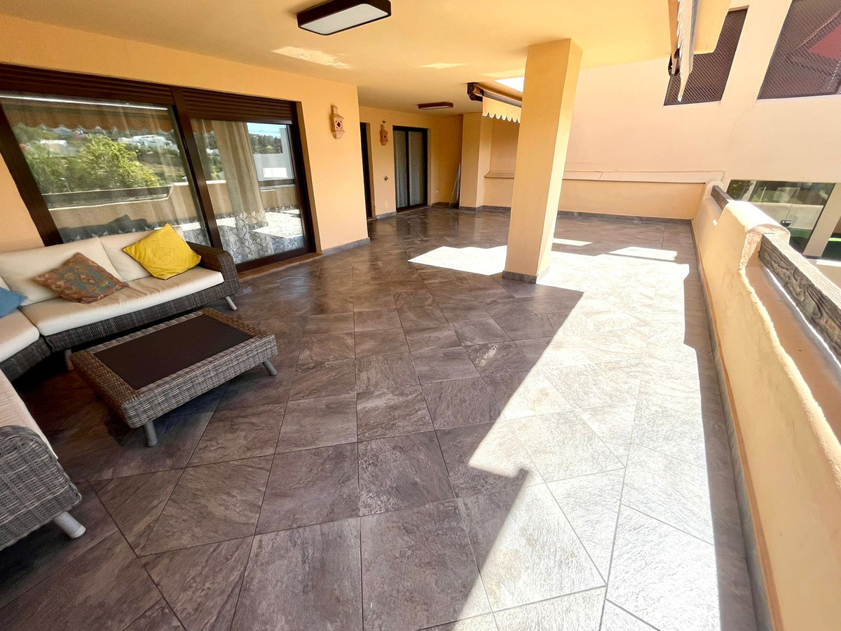 2 Bed Apartment for sale in Benahavís Costa Del Sol, Málaga, Spain