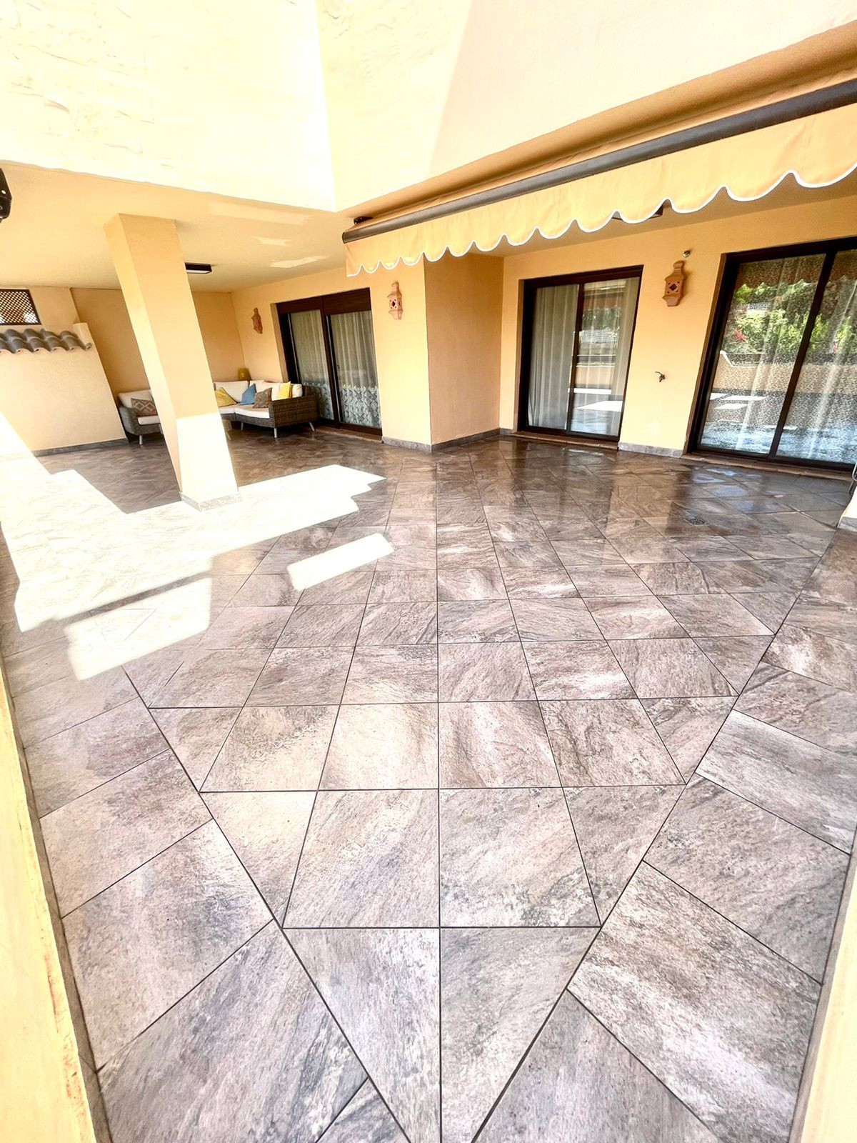 2 Bed Apartment for sale in Benahavís Costa Del Sol, Málaga, Spain