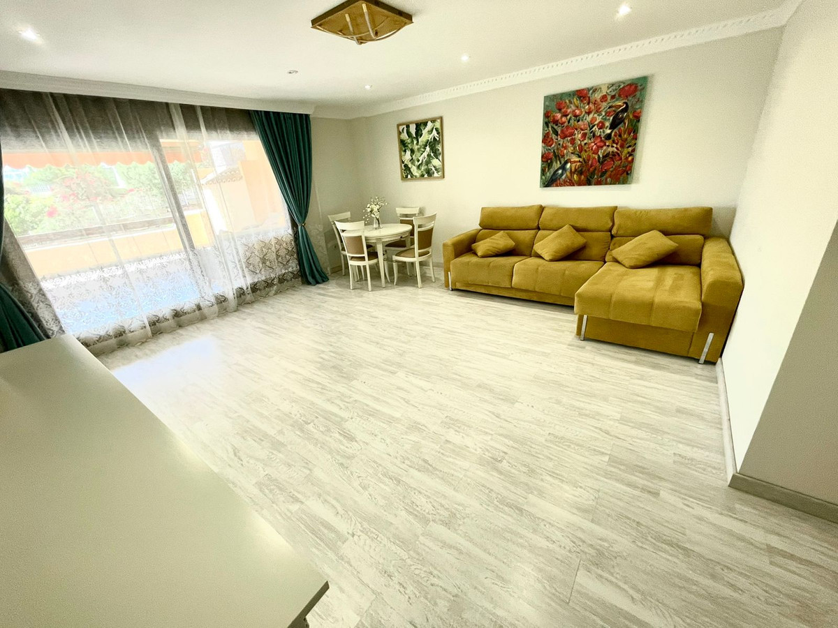 2 Bed Apartment for sale in Benahavís Costa Del Sol, Málaga, Spain