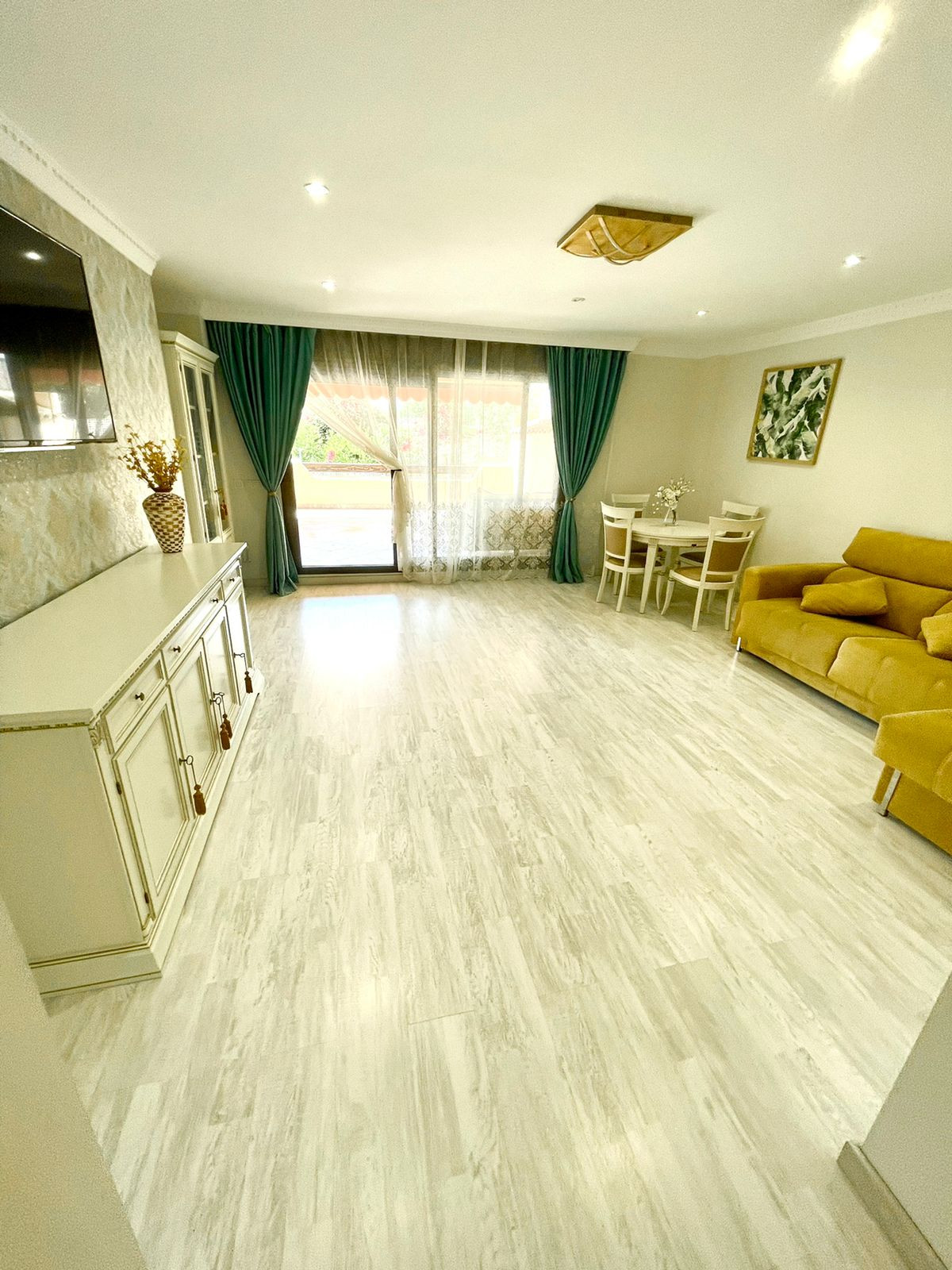 2 Bed Apartment for sale in Benahavís Costa Del Sol, Málaga, Spain