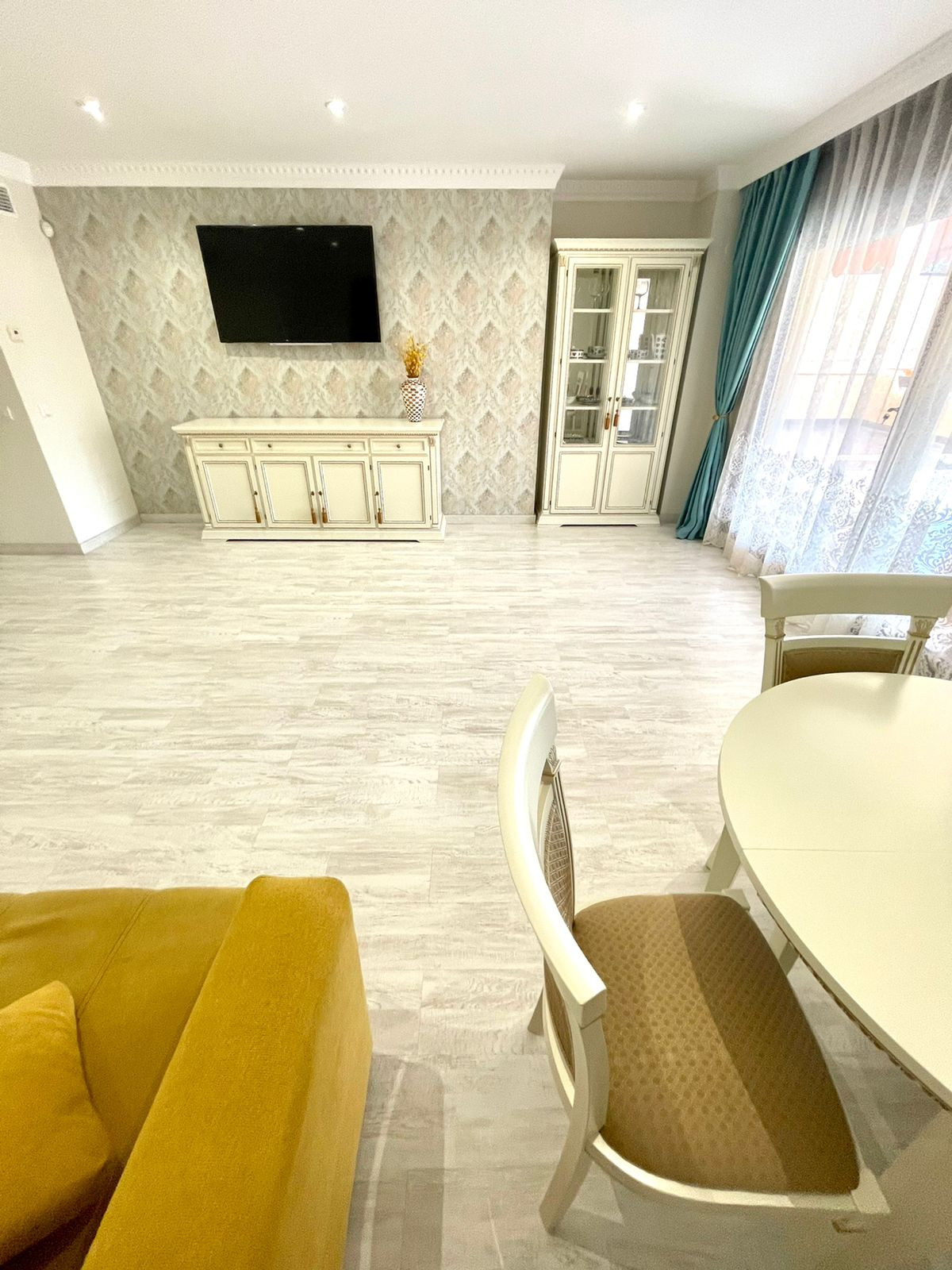 2 Bed Apartment for sale in Benahavís Costa Del Sol, Málaga, Spain