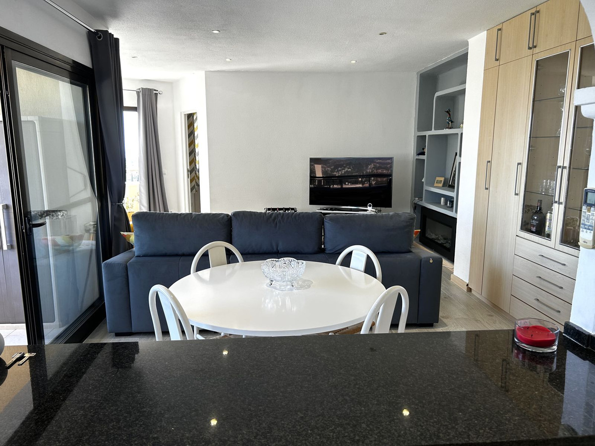 Se vende Apartamento Planta Media de 2 dormitorios en Costa Del Sol, Málaga, España