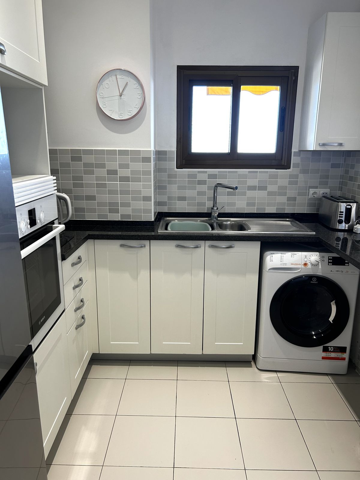 Se vende Apartamento Planta Media de 2 dormitorios en Costa Del Sol, Málaga, España