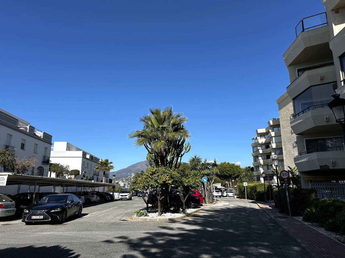 Se vende Apartamento Planta Media de 2 dormitorios en Costa Del Sol, Málaga, España