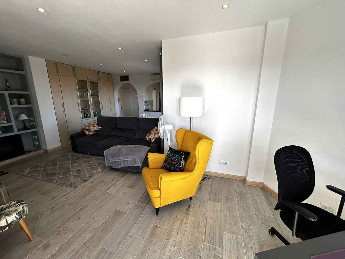 Se vende Apartamento Planta Media de 2 dormitorios en Costa Del Sol, Málaga, España
