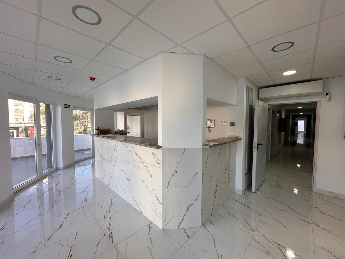 Se vende Hotel de 59 dormitorios en Costa Del Sol, Málaga, España
