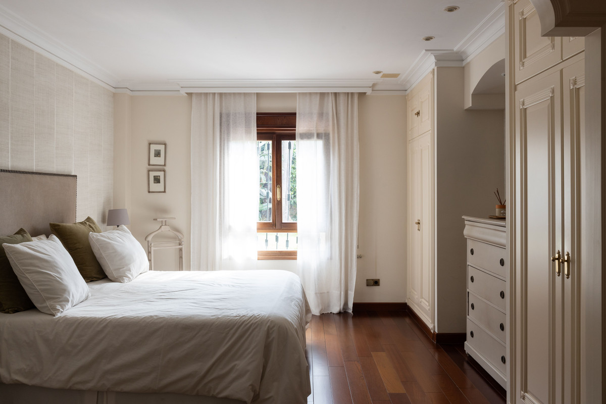 Se vende Villa - Chalet de 6 dormitorios en Costa Del Sol, Málaga, España