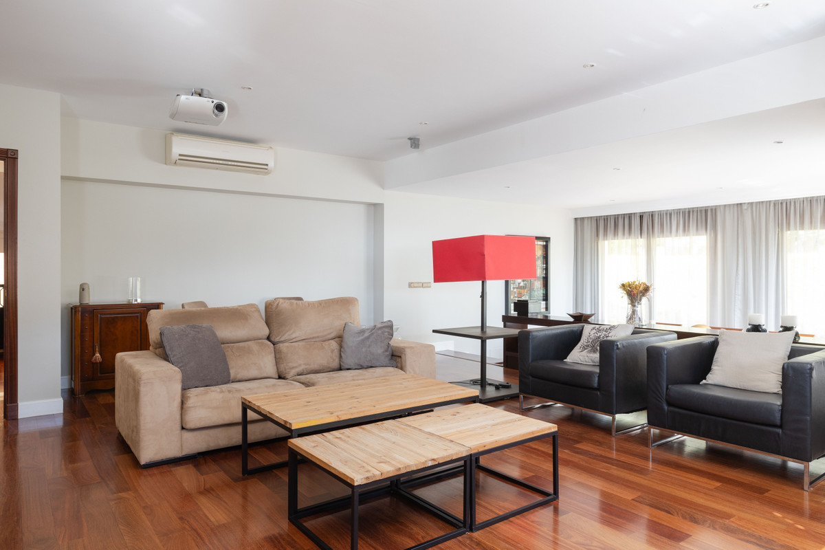 Se vende Villa - Chalet de 6 dormitorios en Costa Del Sol, Málaga, España
