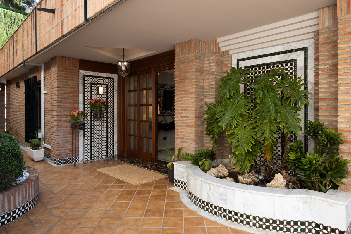 Se vende Villa - Chalet de 6 dormitorios en Costa Del Sol, Málaga, España