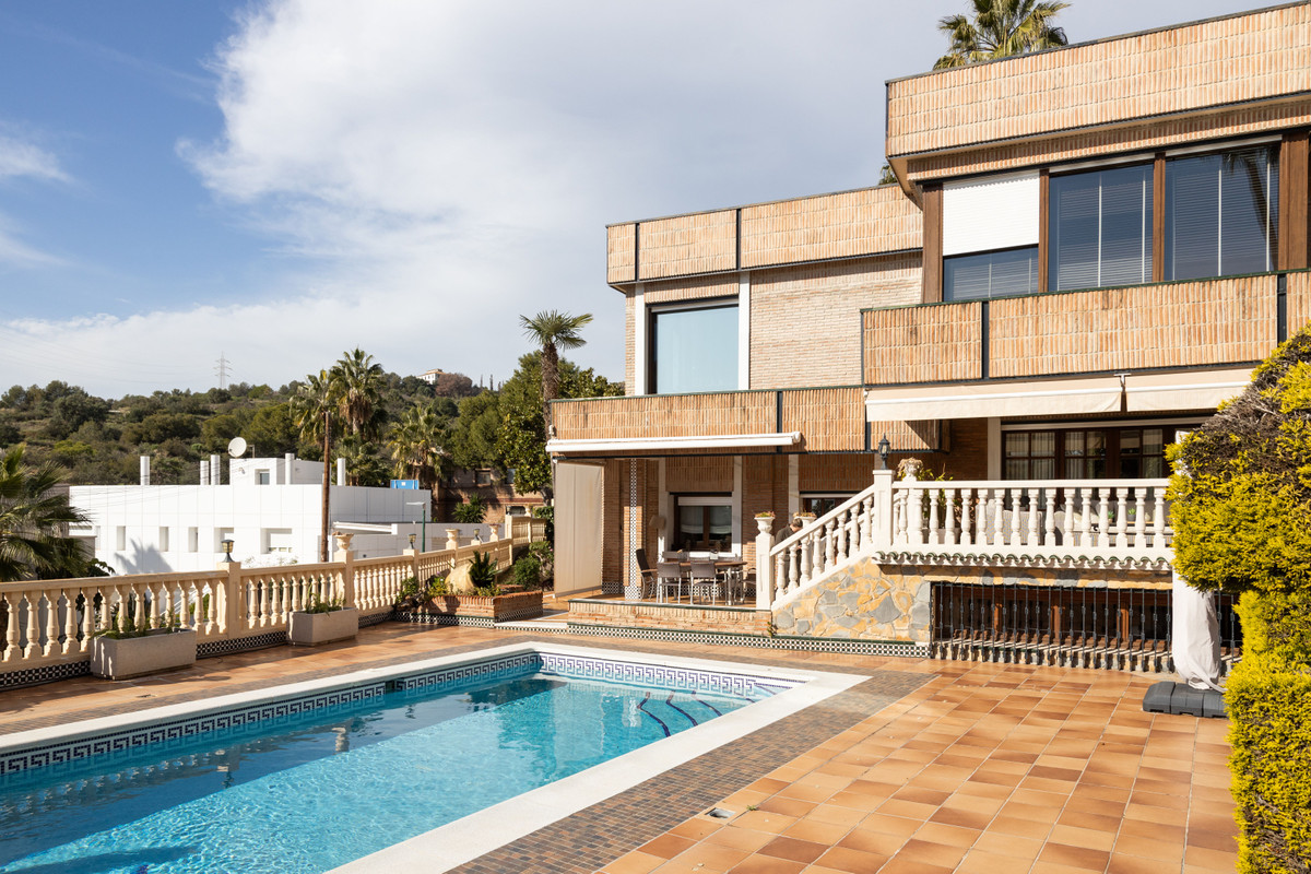 Se vende Villa - Chalet de 6 dormitorios en Costa Del Sol, Málaga, España