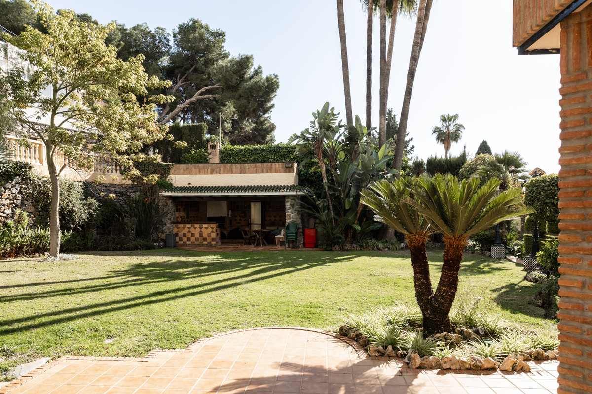 Se vende Villa - Chalet de 6 dormitorios en Costa Del Sol, Málaga, España