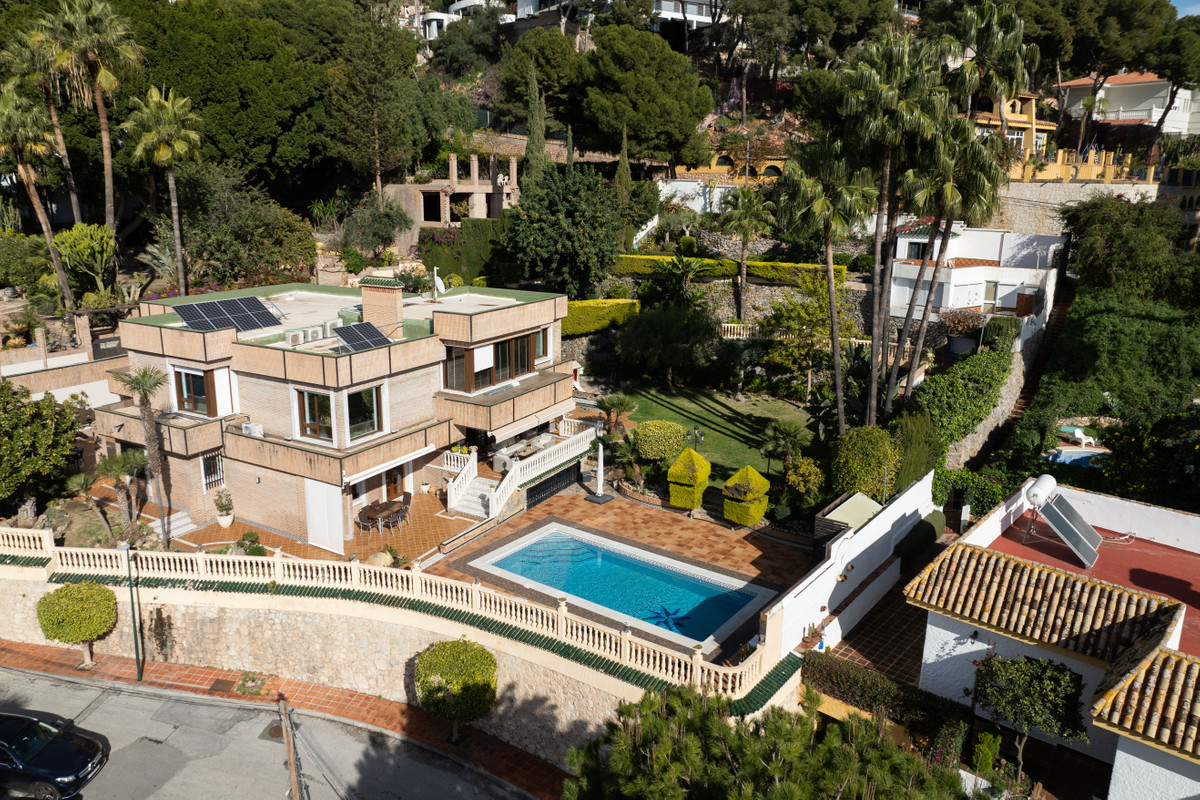 Se vende Villa - Chalet de 6 dormitorios en Costa Del Sol, Málaga, España