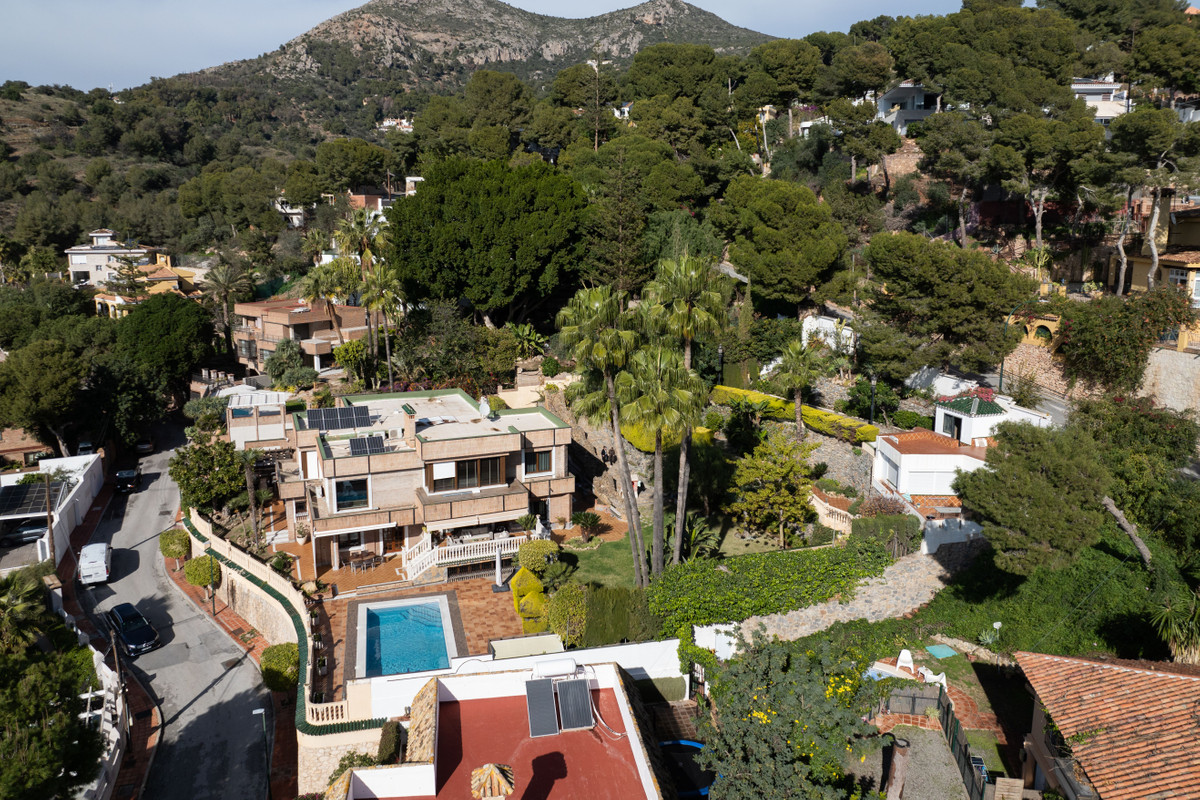 Se vende Villa - Chalet de 6 dormitorios en Costa Del Sol, Málaga, España