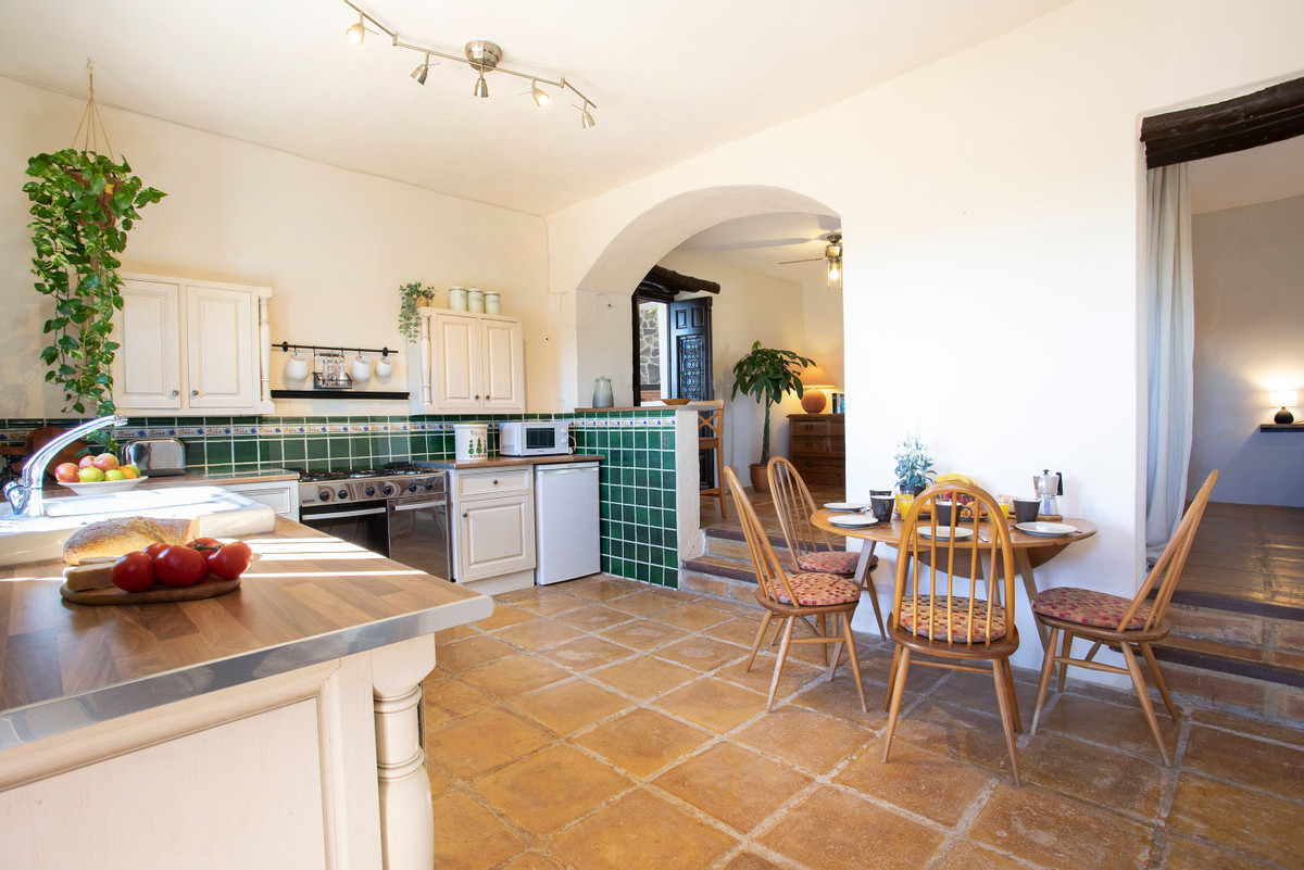 2 Bed Townhouse for sale in Málaga Costa Del Sol, Málaga, Spain