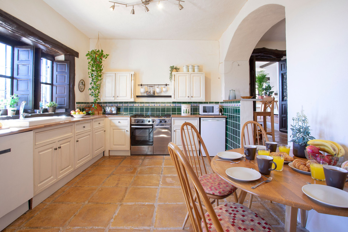 2 Bed Townhouse for sale in Málaga Costa Del Sol, Málaga, Spain