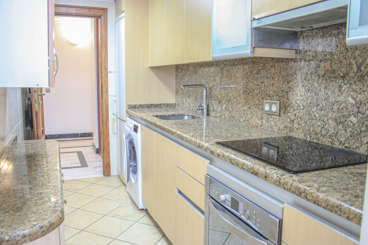 Se vende Apartamento Planta Media de 2 dormitorios en Costa Del Sol, Málaga, España