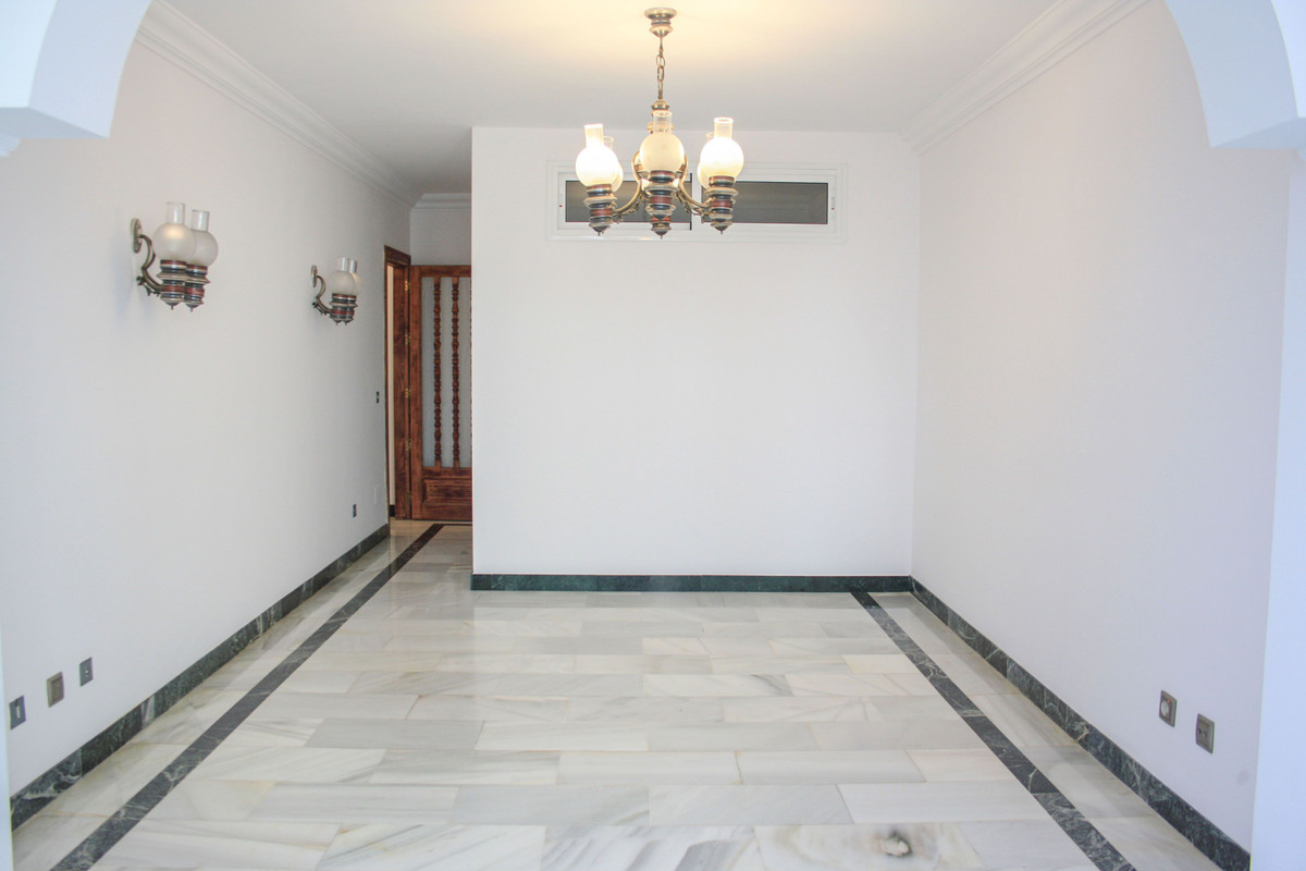 Se vende Apartamento Planta Media de 2 dormitorios en Costa Del Sol, Málaga, España