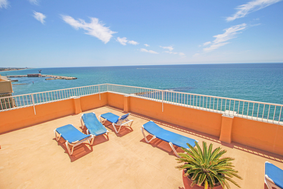 Se vende Apartamento Planta Media de 2 dormitorios en Costa Del Sol, Málaga, España