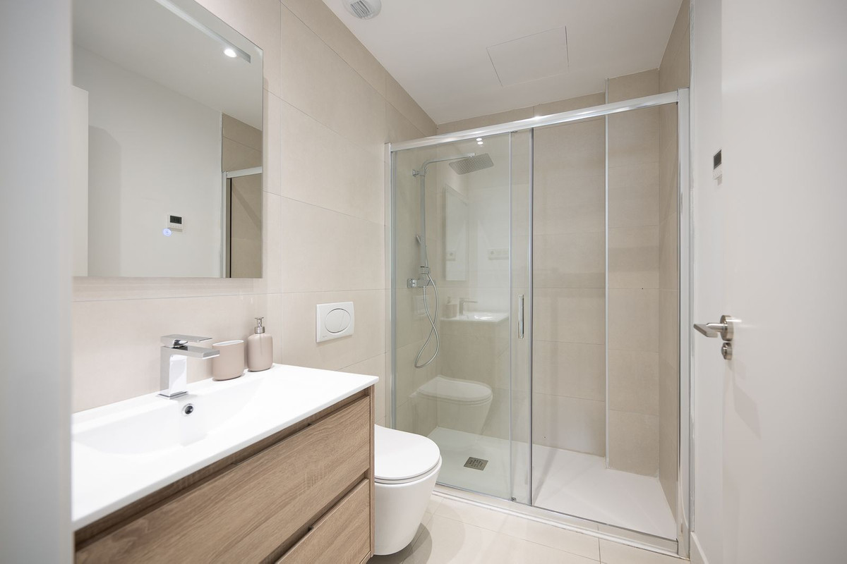 3 Bed Apartment for sale in Fuengirola Costa Del Sol, Málaga, Spain