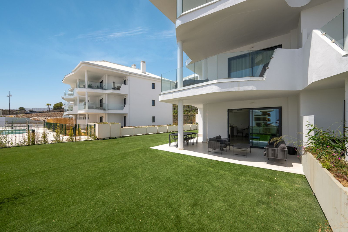 3 Bed Apartment for sale in Fuengirola Costa Del Sol, Málaga, Spain