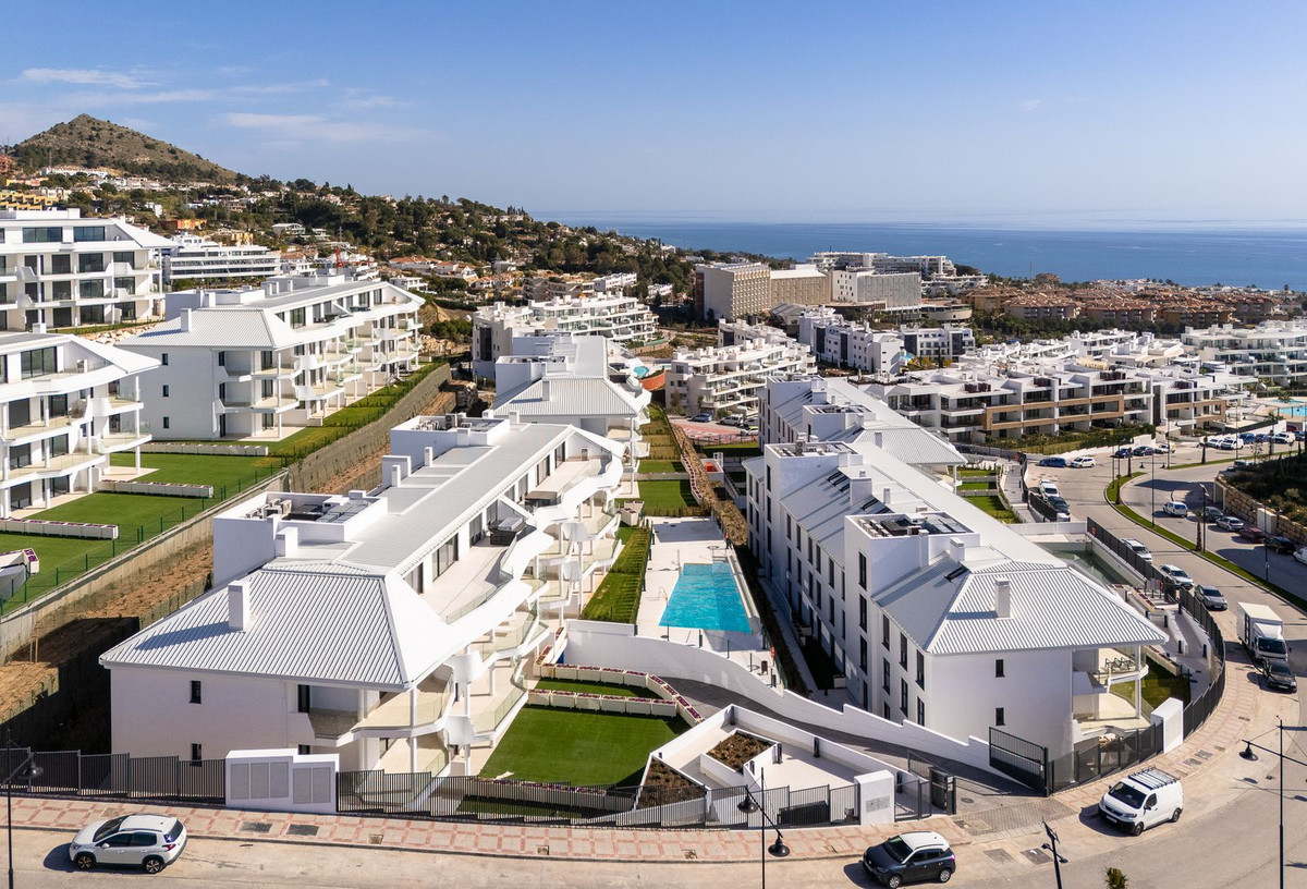 3 Bed Apartment for sale in Fuengirola Costa Del Sol, Málaga, Spain