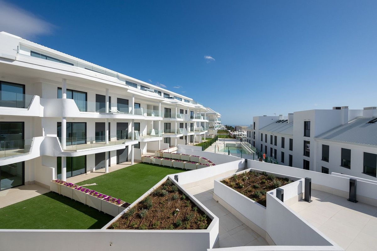 3 Bed Apartment for sale in Fuengirola Costa Del Sol, Málaga, Spain