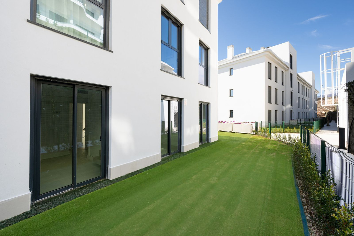 3 Bed Apartment for sale in Fuengirola Costa Del Sol, Málaga, Spain