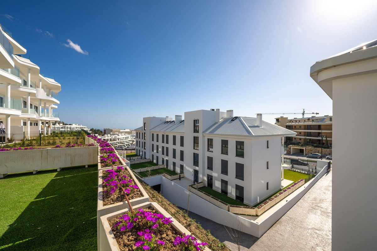 3 Bed Apartment for sale in Fuengirola Costa Del Sol, Málaga, Spain
