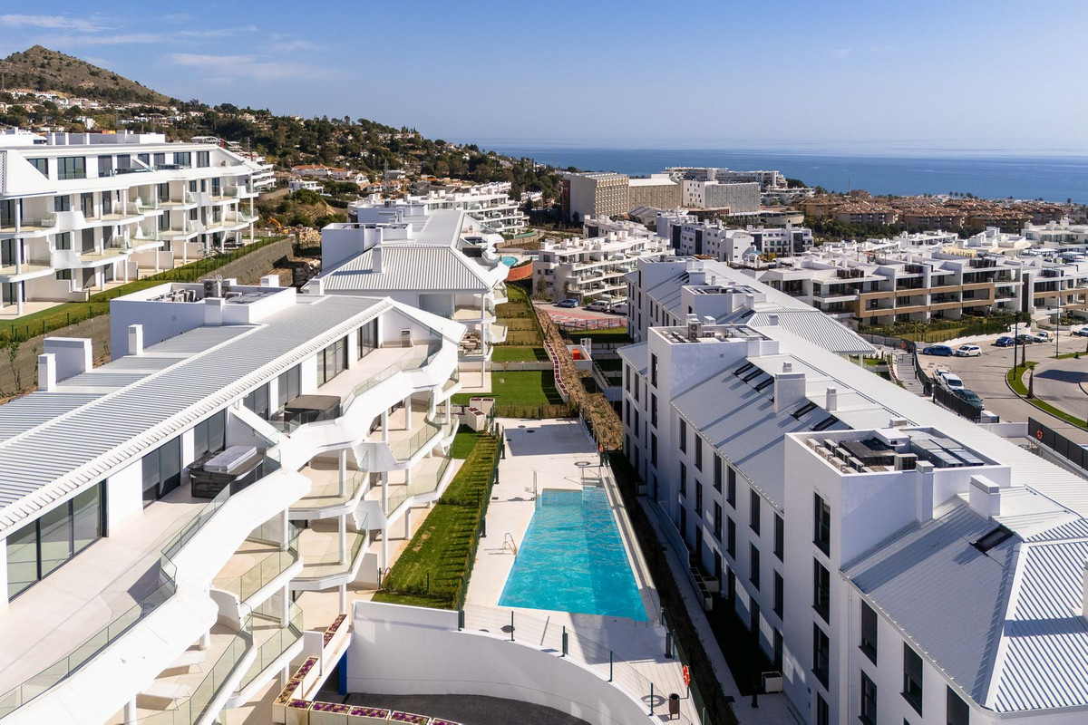 3 Bed Apartment for sale in Fuengirola Costa Del Sol, Málaga, Spain