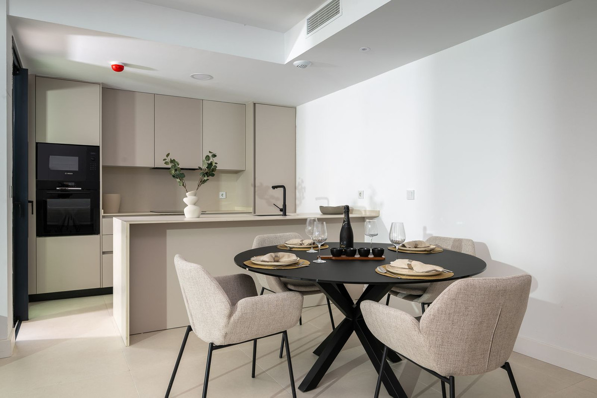 3 Bed Apartment for sale in Fuengirola Costa Del Sol, Málaga, Spain