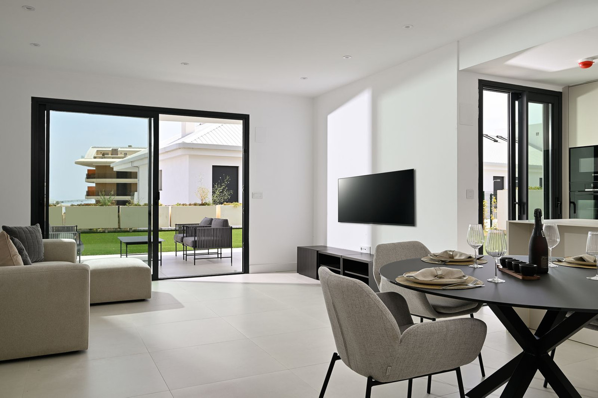 3 Bed Apartment for sale in Fuengirola Costa Del Sol, Málaga, Spain