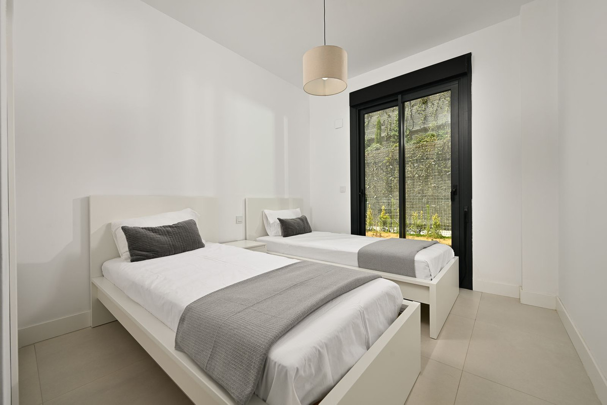 3 Bed Apartment for sale in Fuengirola Costa Del Sol, Málaga, Spain