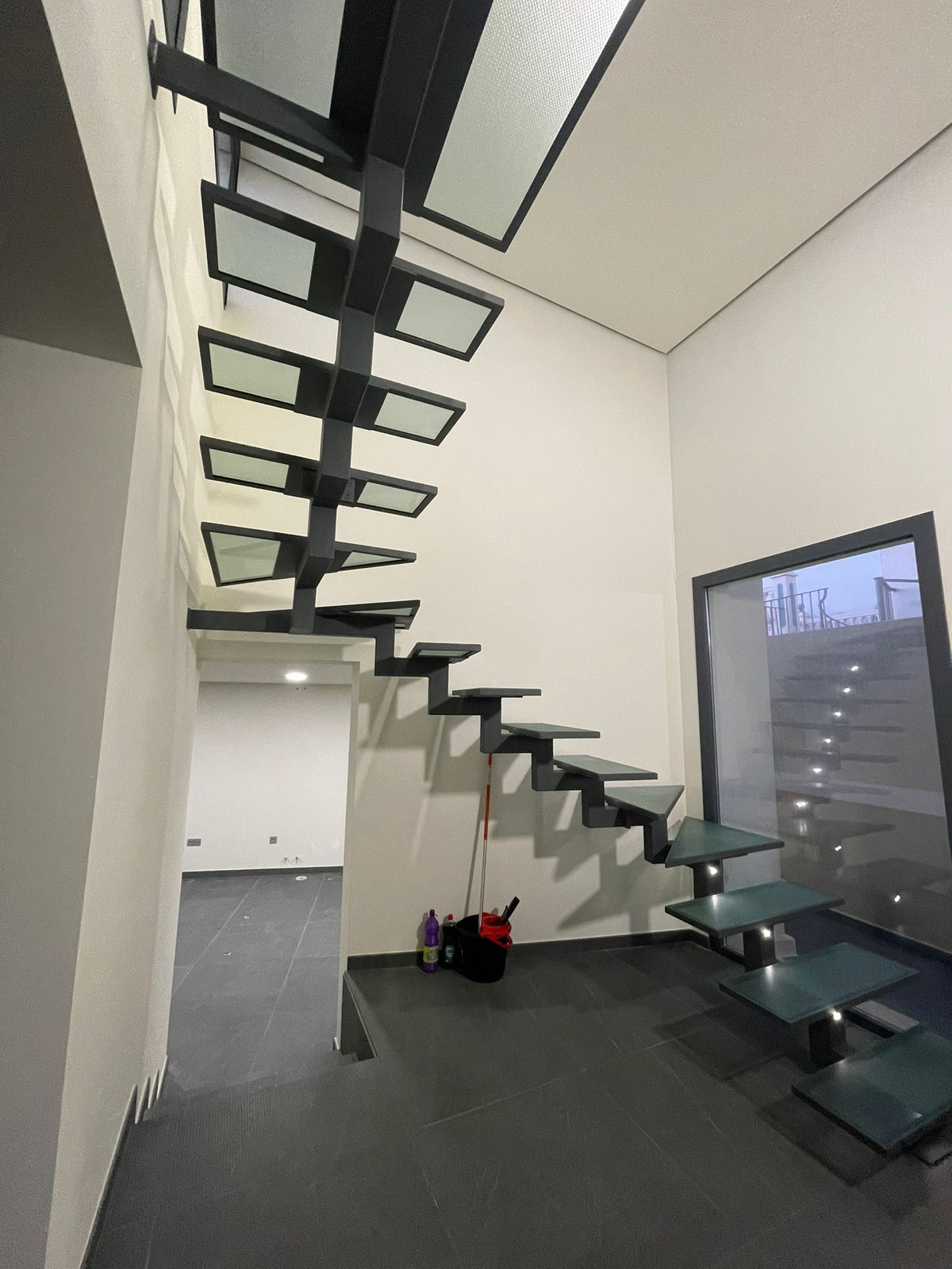 Commercial unit for sale in Marbella Costa Del Sol, Málaga, Spain