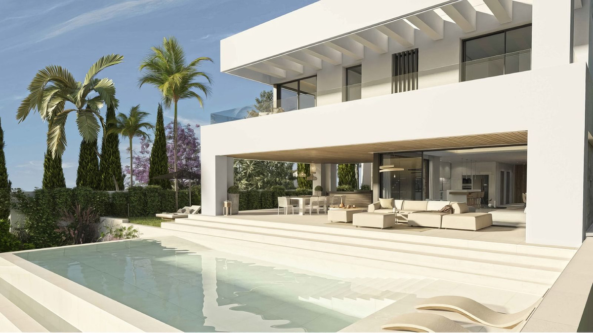 Se vende Villa - Chalet de 5 dormitorios en Costa Del Sol, Cadiz, España